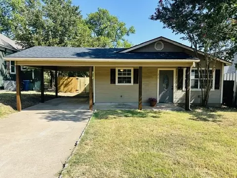 217 E Hull St, Denison, TX 75021