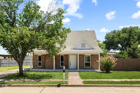 2006 Toulon Ln, Carrollton, TX 75007