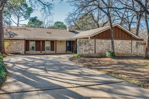 3406 Halifax Dr, Arlington, TX 76013