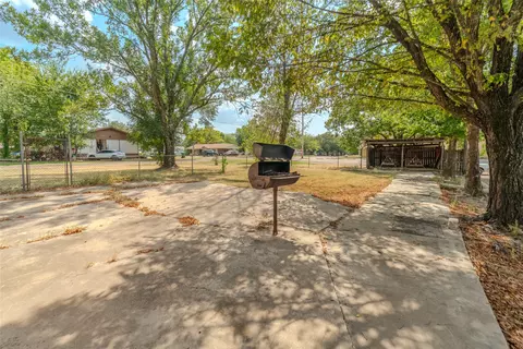 Exterior - 103 W Lide St, Talco, TX 75487 photo 4 of 5