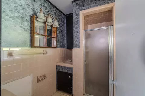 Bath - 103 W Lide St, Talco, TX 75487 photo 1 of 3
