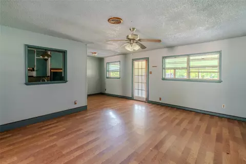 Living - 103 W Lide St, Talco, TX 75487 photo 2 of 4