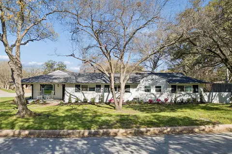 1828 Ems Rd E, Fort Worth, TX 76116