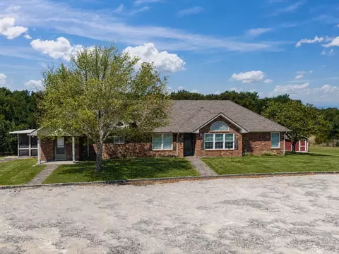768 Longbranch Dr, Decatur, TX 76234