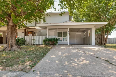 203 Trinidad Dr, Grand Prairie, TX 75052