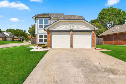 956 Sylvan Creek Dr, Lewisville, TX 75067