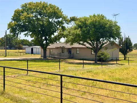 207 County Road 3214, Bridgeport, TX 76426