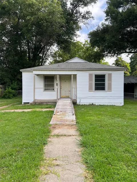 2728 Hillcrest Ave, Shreveport, LA 71108