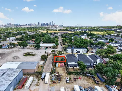 2823 Harston St, Dallas, TX 75212