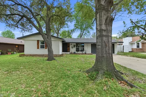 1920 Canterbury St, Irving, TX 75062