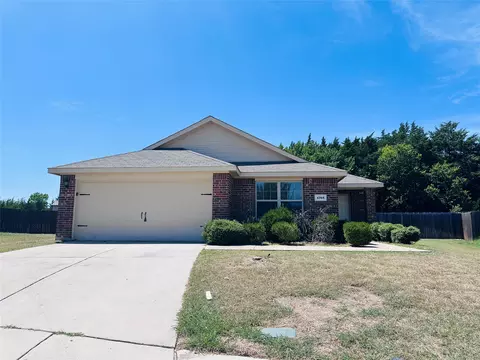 1703 Eagle River Trl, Lancaster, TX 75146
