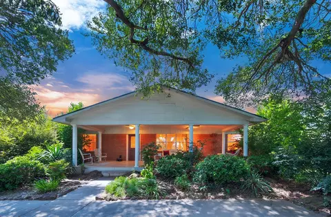 1814 Robbins Rd, Athens, TX 75751