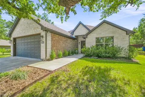 5004 Moss Rock Trl, Granbury, TX 76048