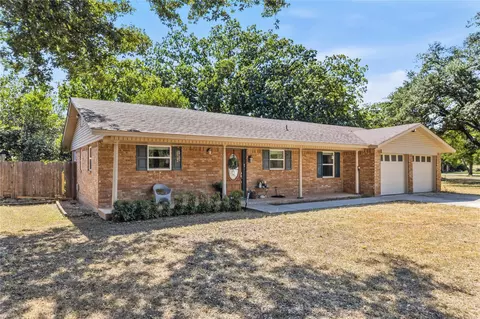 2107 16th St, Brownwood, TX 76801