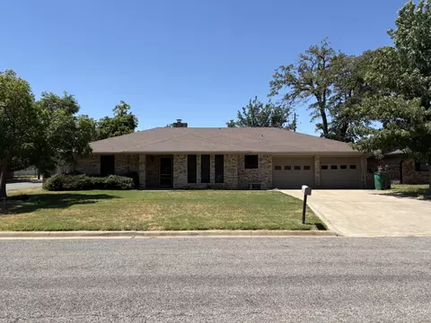 2104 N Woodland St, Stephenville, TX 76401