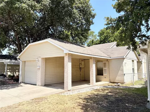 5536 Club Crest Dr, Mesquite, TX 75150