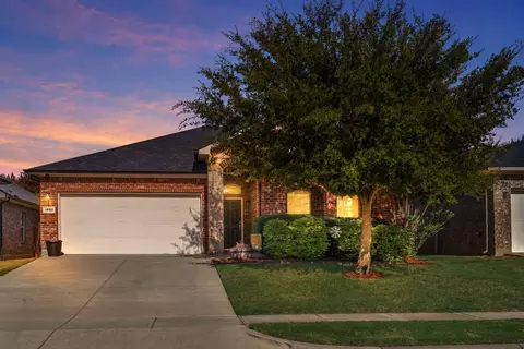 1052 Jodie Dr, Weatherford, TX 76087