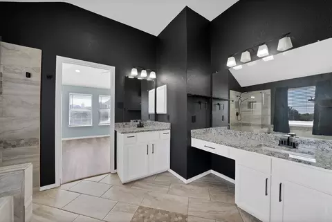 Bath - 3314 Springleaf Dr, Mesquite, TX 75181 photo 4 of 6