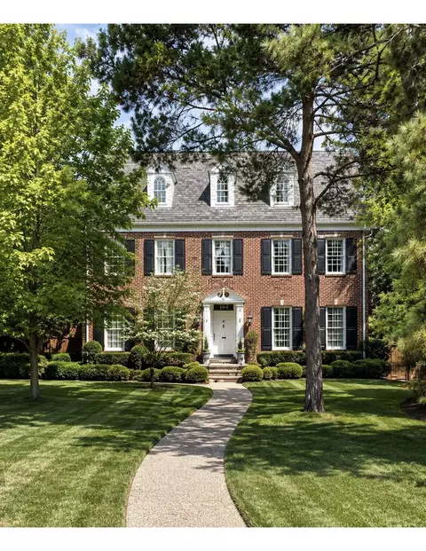 133 W Greenbriar Ln, Dallas, TX 75208