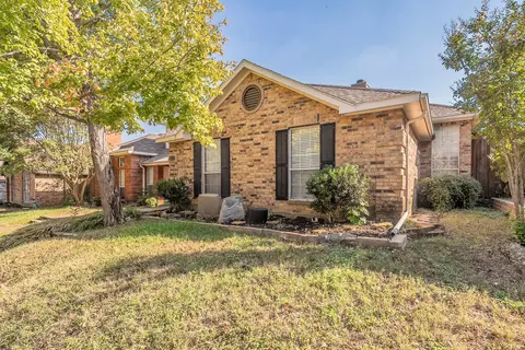 1322 Overlook Dr, Lewisville, TX 75067