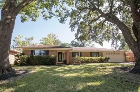 7453 Camelback Dr, Shreveport, LA 71105