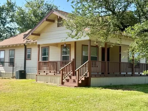 Exterior - 203 Avenue C, Gustine, TX 76455 photo 3 of 11