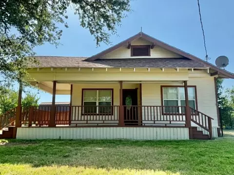 Exterior - 203 Avenue C, Gustine, TX 76455 photo 8 of 11
