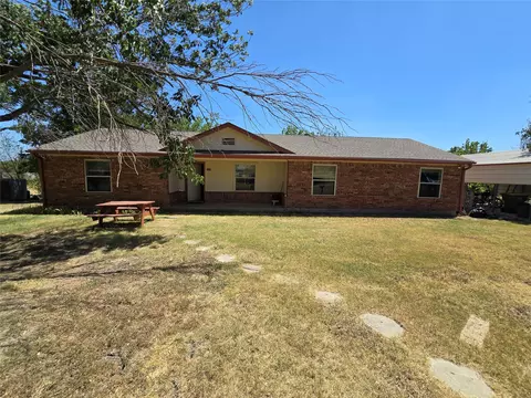 6474 Bear Run Dr, Sanger, TX 76266