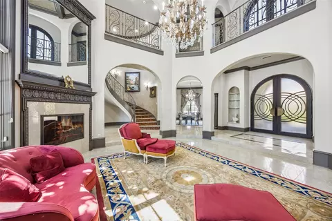 2404 Hollow Hill Ln, Lewisville, TX 75056