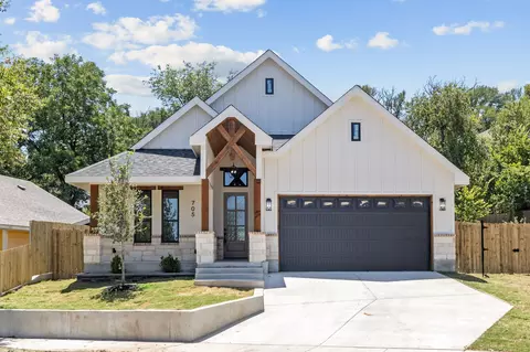 705 Cliff St, Fort Worth, TX 76164
