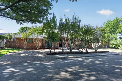5810 Glen Heather Dr, Dallas, TX 75252