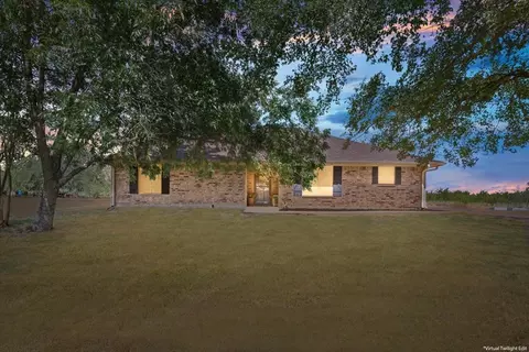 909 Mcclintic Dr, Groesbeck, TX 76642