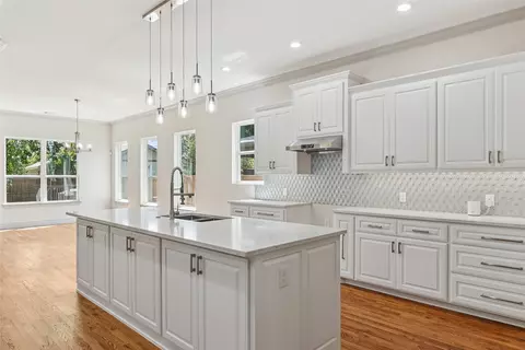 2016 Calypso St, Dallas, TX 75212