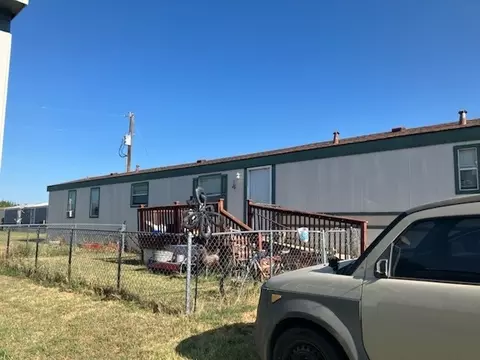 106 Preston Dr, Sanger, TX 76266