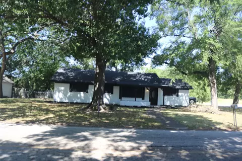407 N Jefferson St, Kaufman, TX 75142