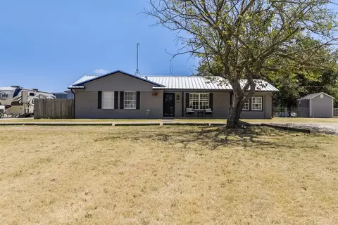 472 Cox Rd, Waxahachie, TX 75167