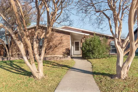 5220 Pruitt Dr, The Colony, TX 75056