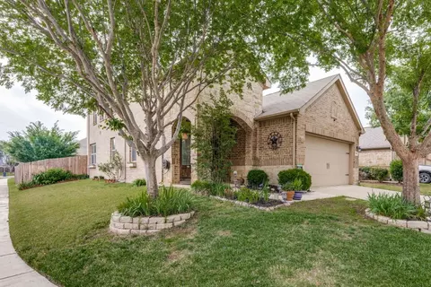 2864 Houston Wood Dr, Fort Worth, TX 76244