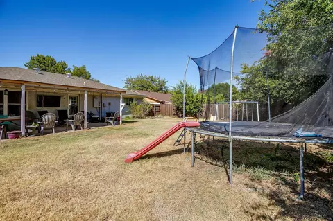 Exterior - 1105 Patrick St, Crowley, TX 76036 photo 6 of 10