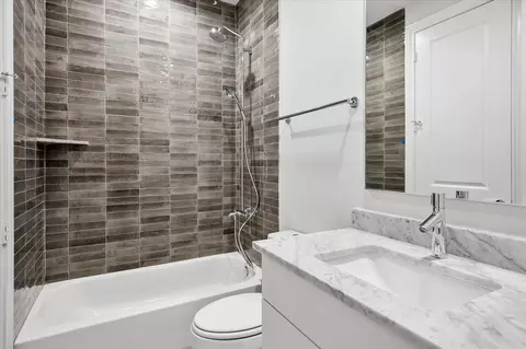 Bath - 4074 Oak Cir, Addison, TX 75001 photo 3 of 4