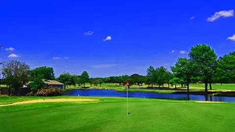 View/Area - 4074 Oak Cir, Addison, TX 75001 photo 2 of 3