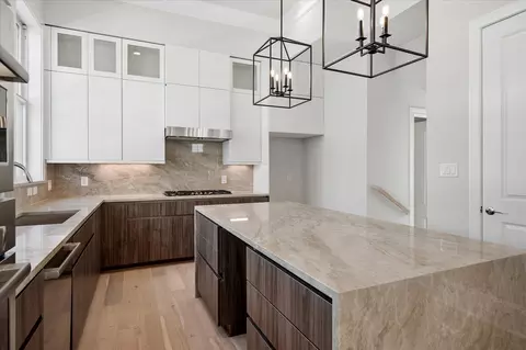 Kitchen - 4074 Oak Cir, Addison, TX 75001 photo 1 of 3