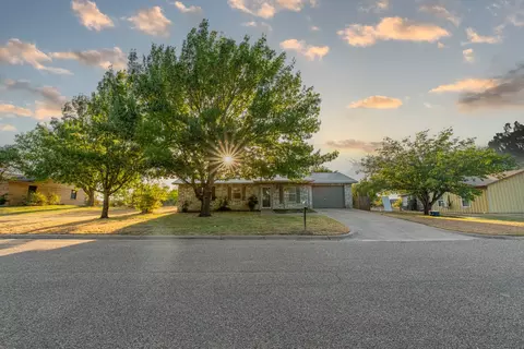 510 S Williams St, Hamilton, TX 76531
