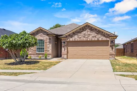8921 Whirlwind Trl, Aubrey, TX 76227