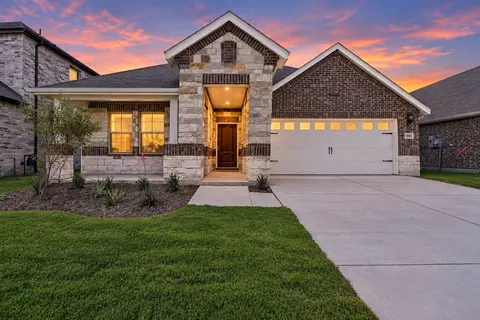 1001 Angel St, Nevada, TX 75173