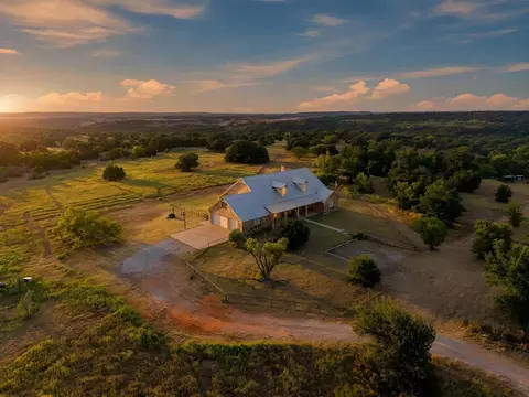 4350 Village Bend Rd, Mineral Wells, TX 76067