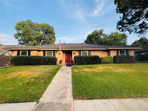 1807 Holm Oak St, Arlington, TX 76012