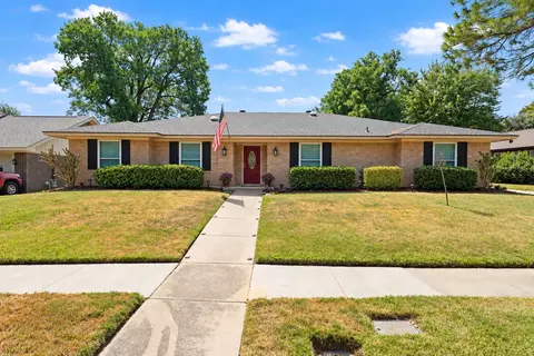 1807 Holm Oak St, Arlington, TX 76012