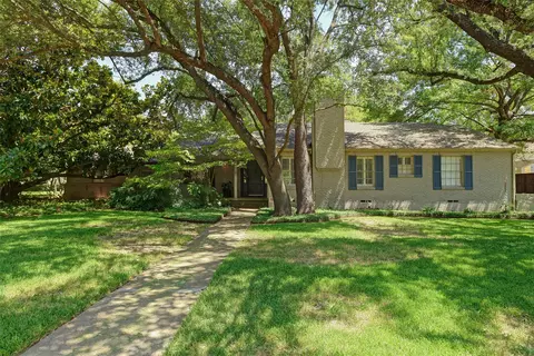 8910 Guernsey Ln, Dallas, TX 75220