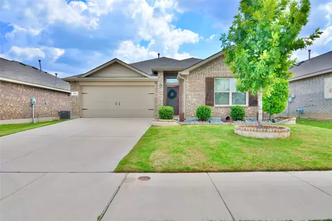 465 Pollyann Trl, Haslet, TX 76052